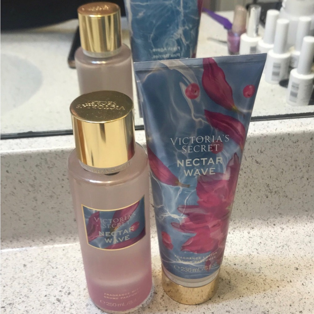 Victoria's Secret NECTAR WAVE 
Fragrance Mist
Fragance lotion